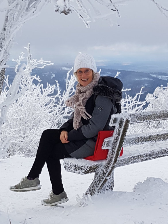 Beate Goldbach im November 2021 - erster Schnee auf dem Feldberg